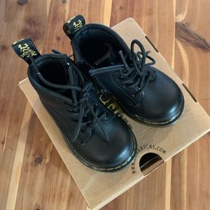Dr martens toddler shoes